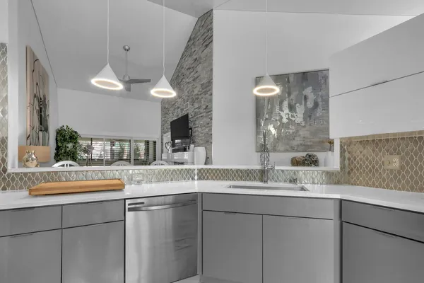 $6,500 | 204 Sea Oats Drive, Unit F, Juno Beach, FL 33408