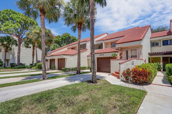 $6,500 | 204 Sea Oats Drive, Unit F, Juno Beach, FL 33408