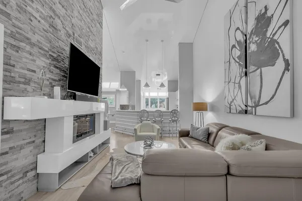 $6,500 | 204 Sea Oats Drive, Unit F, Juno Beach, FL 33408