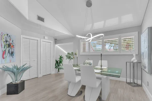 $6,500 | 204 Sea Oats Drive, Unit F, Juno Beach, FL 33408