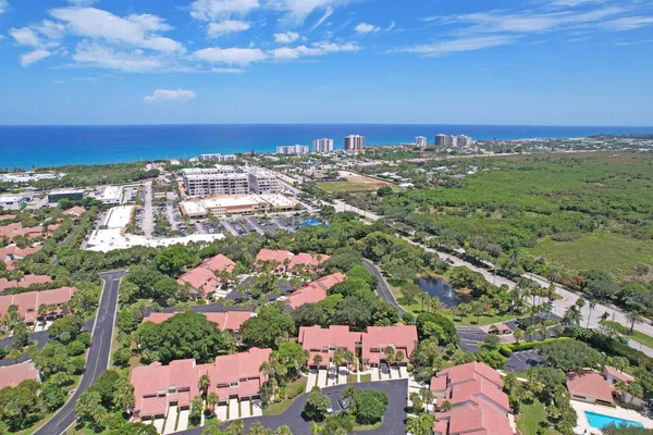 $6,500 | 204 Sea Oats Drive, Unit F, Juno Beach, FL 33408