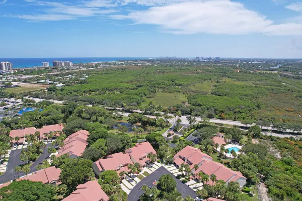 $6,500 | 204 Sea Oats Drive, Unit F, Juno Beach, FL 33408