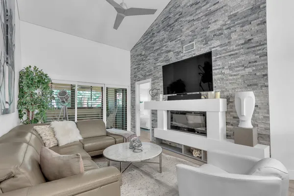 $6,500 | 204 Sea Oats Drive, Unit F, Juno Beach, FL 33408