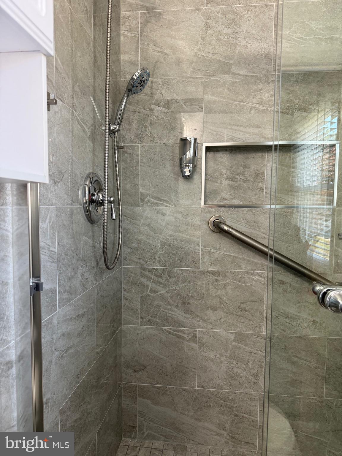 11716 Butlers Branch Road Clinton, MD 20735 - Photo 18 of 26 Owner’s suite bathroom