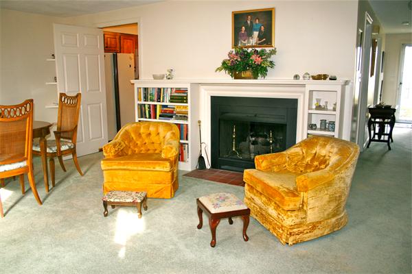 617 Washington Street, Unit 101 Wellesley, MA 02482 - Photo 4 of 21 Gallery Image 4