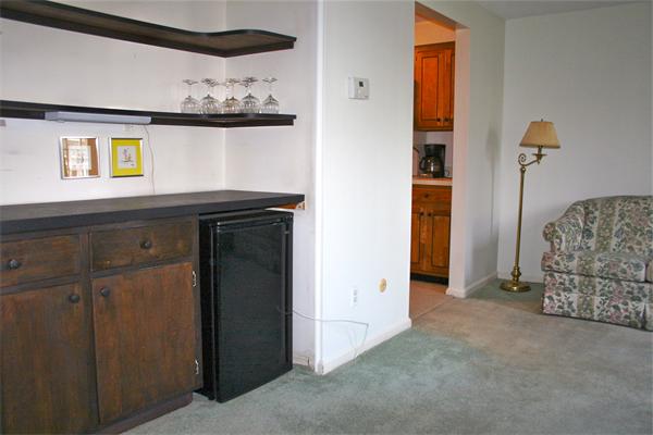 617 Washington Street, Unit 101 Wellesley, MA 02482 - Photo 10 of 21 Gallery Image 10