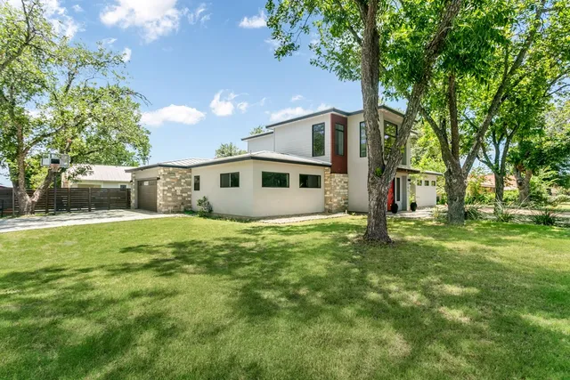 $1,400,000 | 209 North Elk Street, Fredericksburg, TX 78624