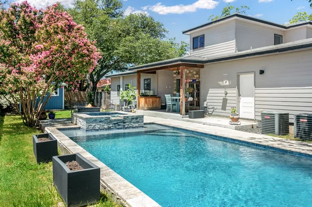 $1,400,000 | 209 North Elk Street, Fredericksburg, TX 78624