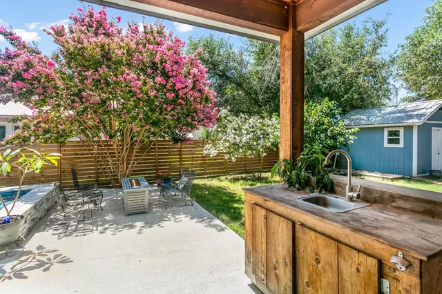 $1,400,000 | 209 North Elk Street, Fredericksburg, TX 78624