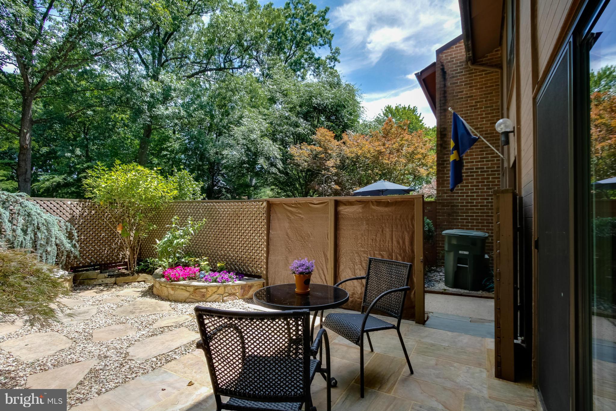 11729 Indian Ridge Road Reston, VA 20191 - Photo 5 of 30 a view of a outdoor seating area with furniture