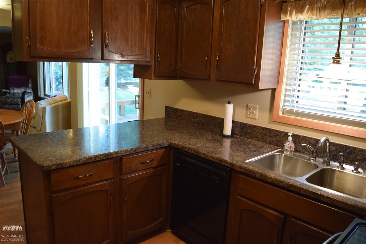 886 Beryl Court Rochester Hills, MI 48307 - Photo 9 of 33