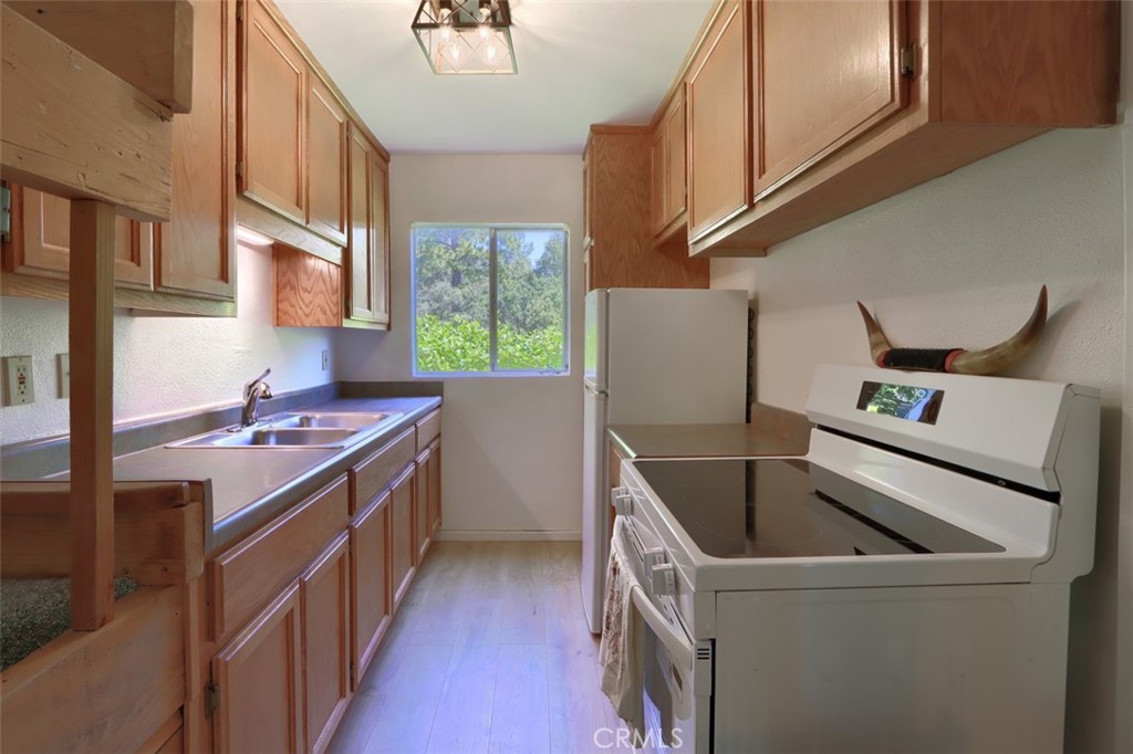 43016 Sunshine Mountain Road Oakhurst, CA 93644 - Photo 12 of 75