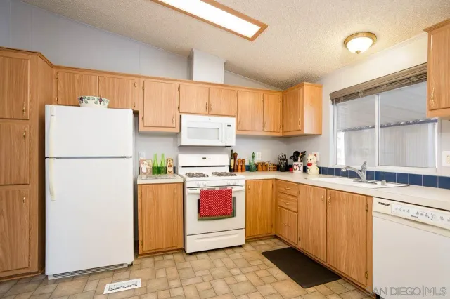 $340,000 | 11851 Riverside Drive, Unit SPC 206, Lakeside, CA 92040