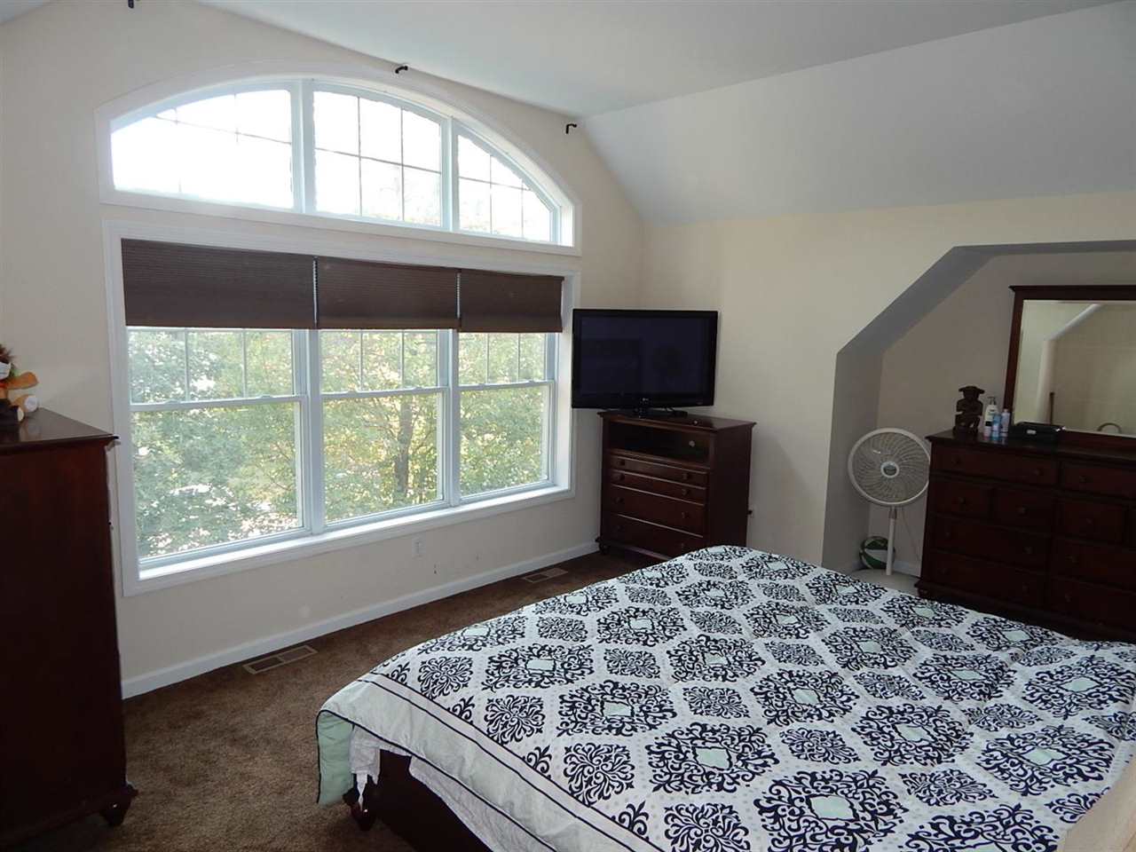 9 Hackett Hill Road, Unit 48 Manchester, NH 03102 - Photo 14 of 31 Gallery Image 14