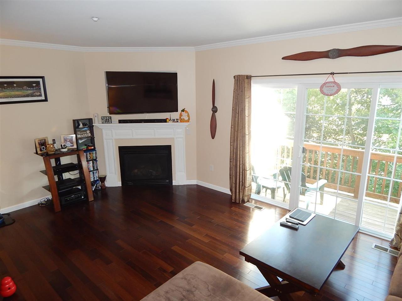 9 Hackett Hill Road, Unit 48 Manchester, NH 03102 - Photo 8 of 31 Gallery Image 8
