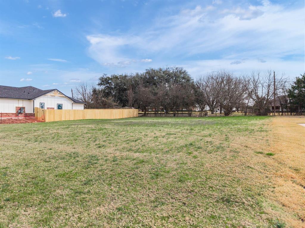 304 Crye Circle Robinson, TX 76706 - Photo 3 of 15