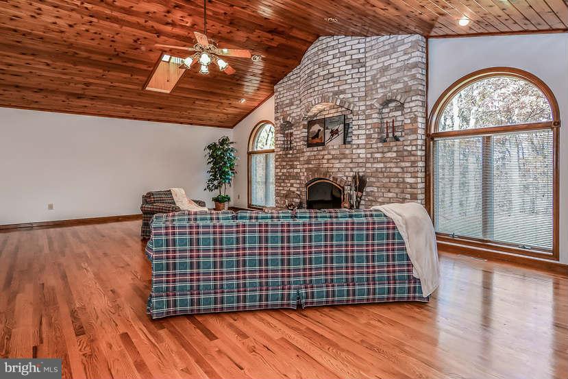 1334 Dennings Road New Windsor, MD 21776 - Photo 11 of 30 Family Room