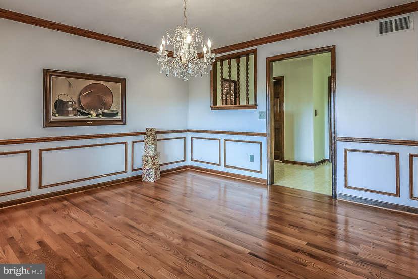 1334 Dennings Road New Windsor, MD 21776 - Photo 9 of 30 Dining Room