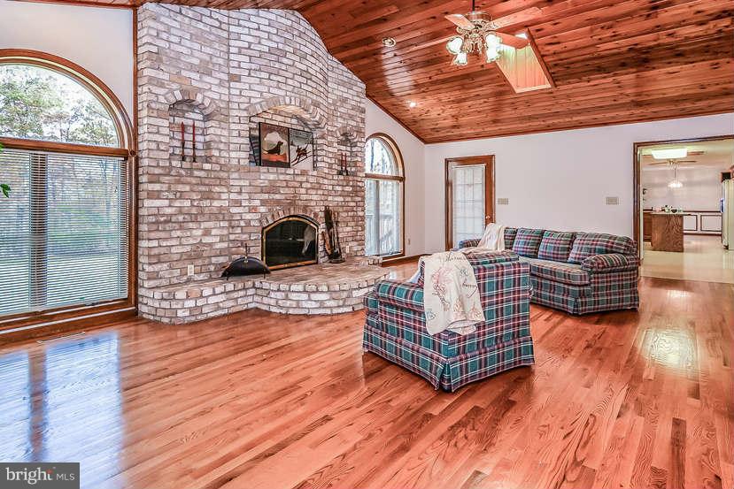 1334 Dennings Road New Windsor, MD 21776 - Photo 10 of 30 Family Room