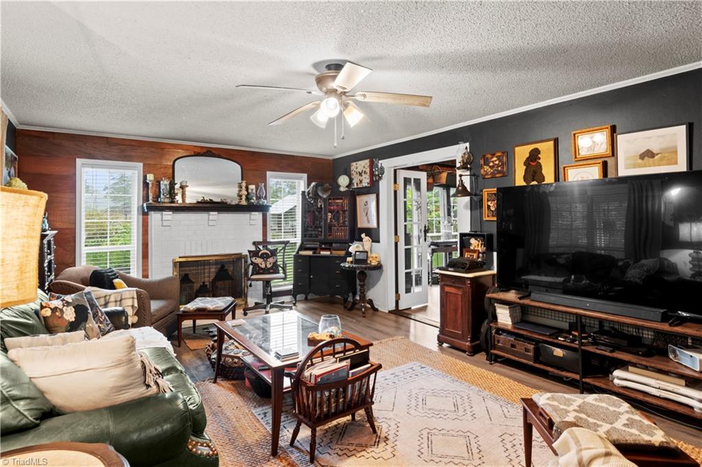 1343 North Franklin Road Mount Airy, NC 27030 - Photo 11 of 50 Gallery Image 11
