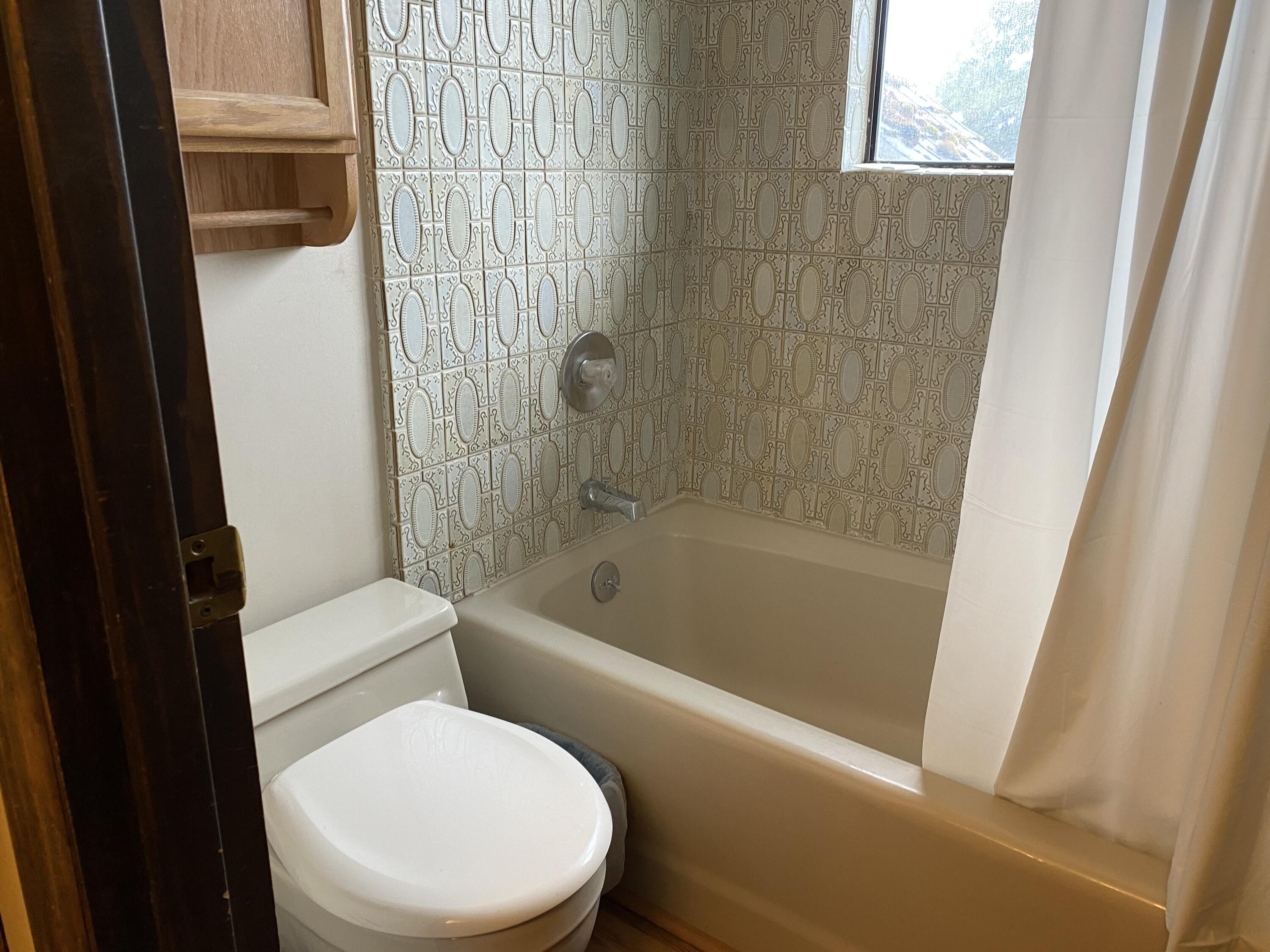 617 Missouri Flat Road Grants Pass, OR 97527 - Photo 16 of 22 Master Bath 2