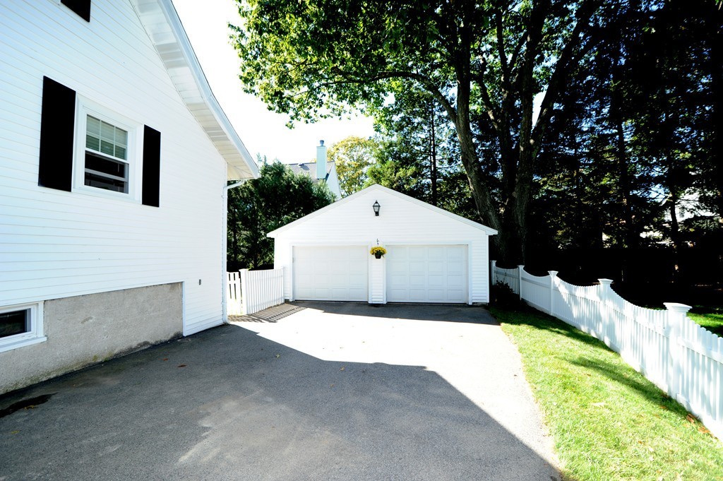 533 Chestnut Street Needham, MA 02492 - Photo 3 of 21
