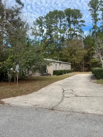 $1,200 | 995 Southern Villa Drive, Starke, FL 32091