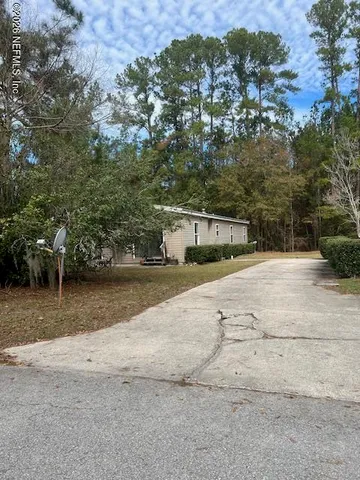 $1,300 | 995 Southern Villa Drive, Starke, FL 32091