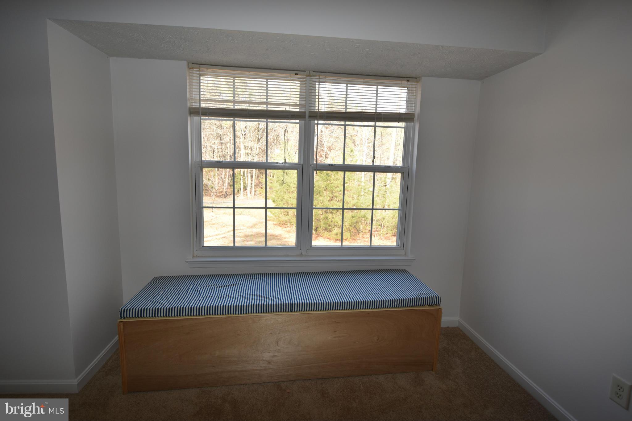 2635 Evergreen Road Odenton, MD 21054 - Photo 7 of 24 Bedroom (Master) Bench seat built in