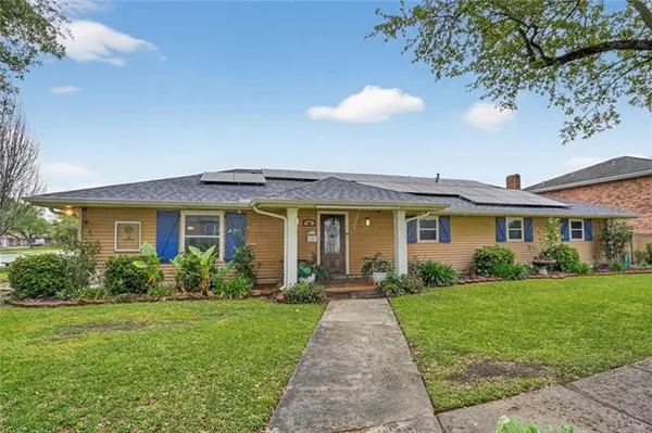 $360,000 | 45 East Carmack Drive, Chalmette, LA 70043