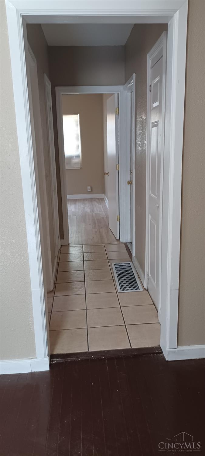 1730 Dale Road Cincinnati, OH 45237 - Photo 4 of 7 Gallery Image 4