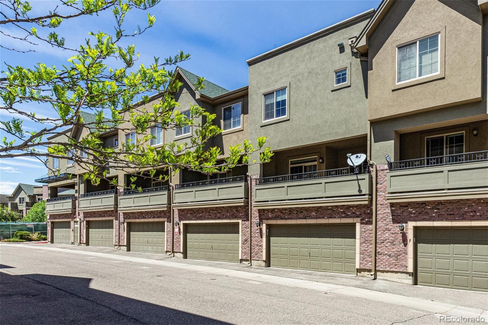 851 Elmhurst Drive, Unit E Highlands Ranch, CO 80129 - Photo 7 of 26