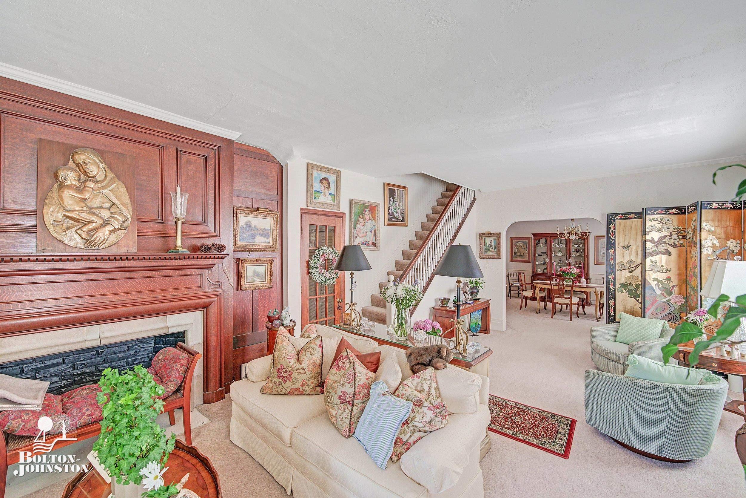 342 Rivard Boulevard Grosse Pointe, MI 48230 - Photo 7 of 34 #1 LIVING RM