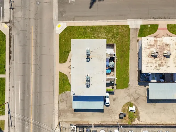 $1,200,000 | 175 South 19th Avenue, Lemoore, CA 93245