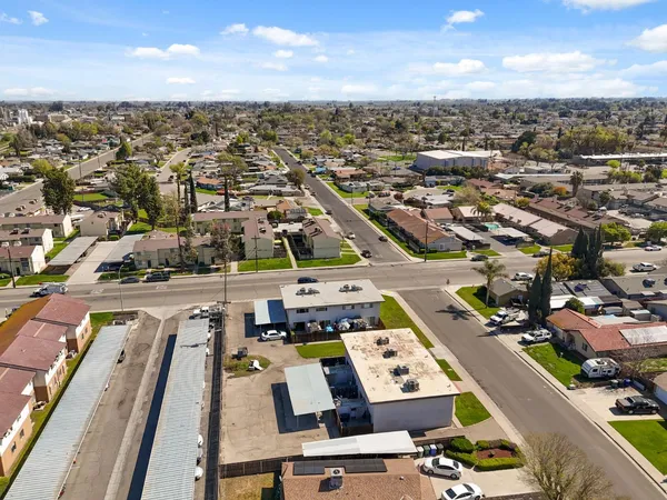 $1,200,000 | 175 South 19th Avenue, Lemoore, CA 93245