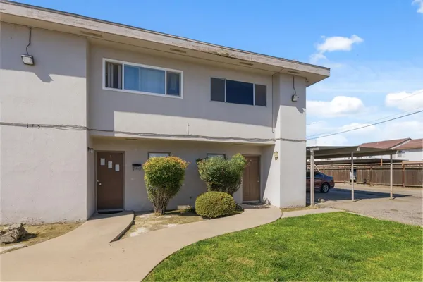 $1,200,000 | 175 South 19th Avenue, Lemoore, CA 93245