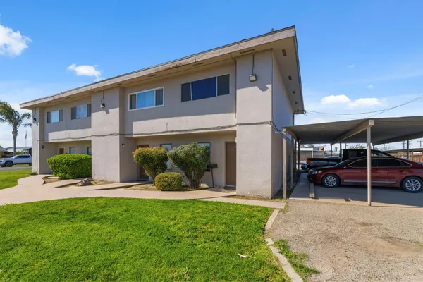 $1,200,000 | 175 South 19th Avenue, Lemoore, CA 93245