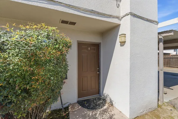 $1,200,000 | 175 South 19th Avenue, Lemoore, CA 93245