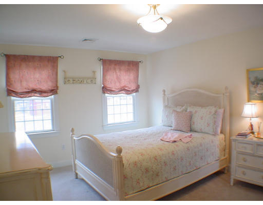 18 Old Upton Road Grafton, MA 01519 - Photo 3 of 23 Gallery Image 3