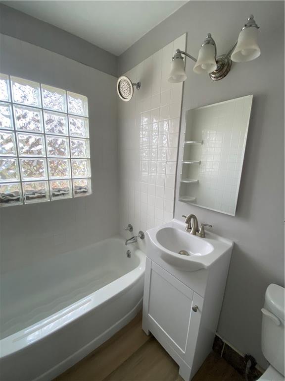 8122 Summit Street Kansas City, MO 64114 - Photo 21 of 25