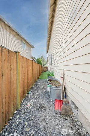 $1,025,000 | 12707 12th Drive Southeast, Everett, WA 98208