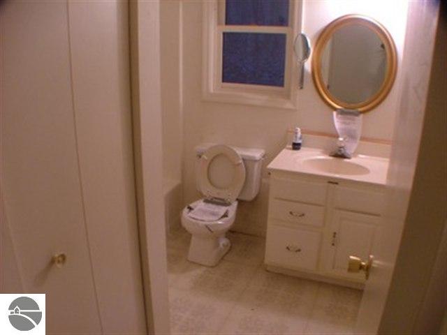 2033 North Jacobson Road Suttons Bay, MI 49682 - Photo 8 of 15 1779447-7.JPG
