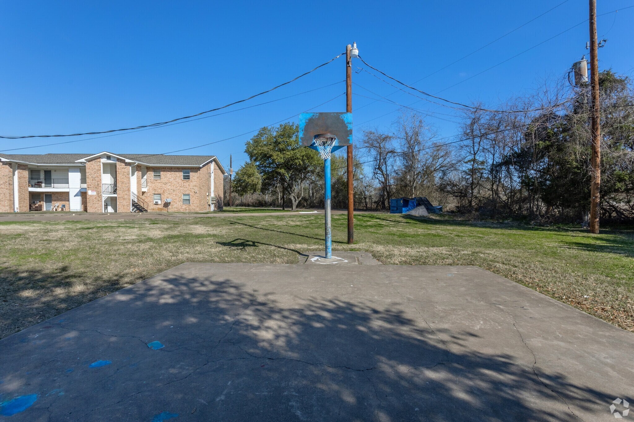 520 Laredo Street Navasota, TX 77868 - Photo 7 of 13 a house view with a outdoor space