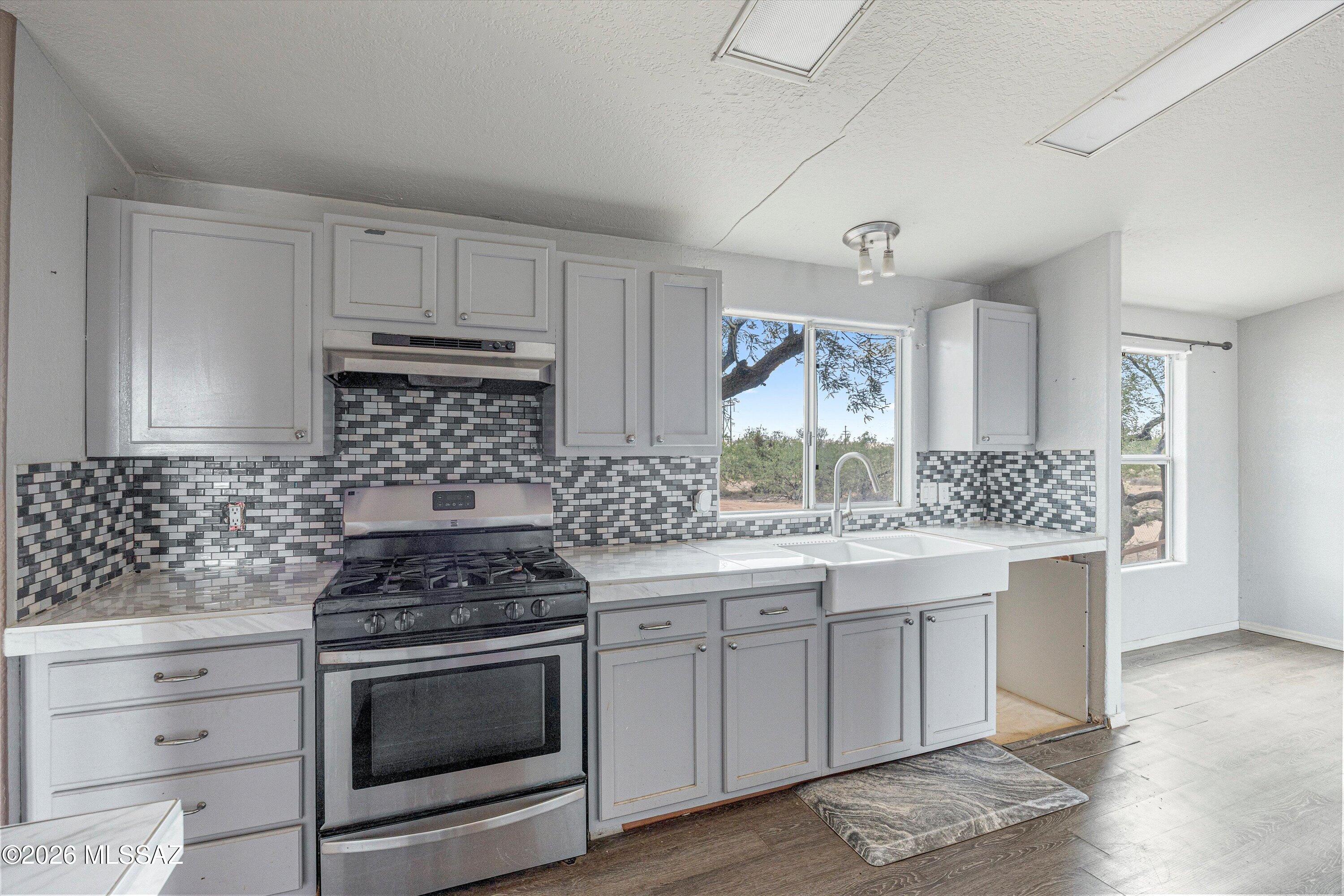 17111 South Country Club Road, Unit 48 Sahuarita, AZ 85629 - Photo 15 of 37 Kitchen