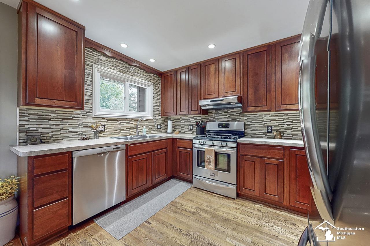 12599 Wabash Road Milan, MI 48160 - Photo 5 of 46
