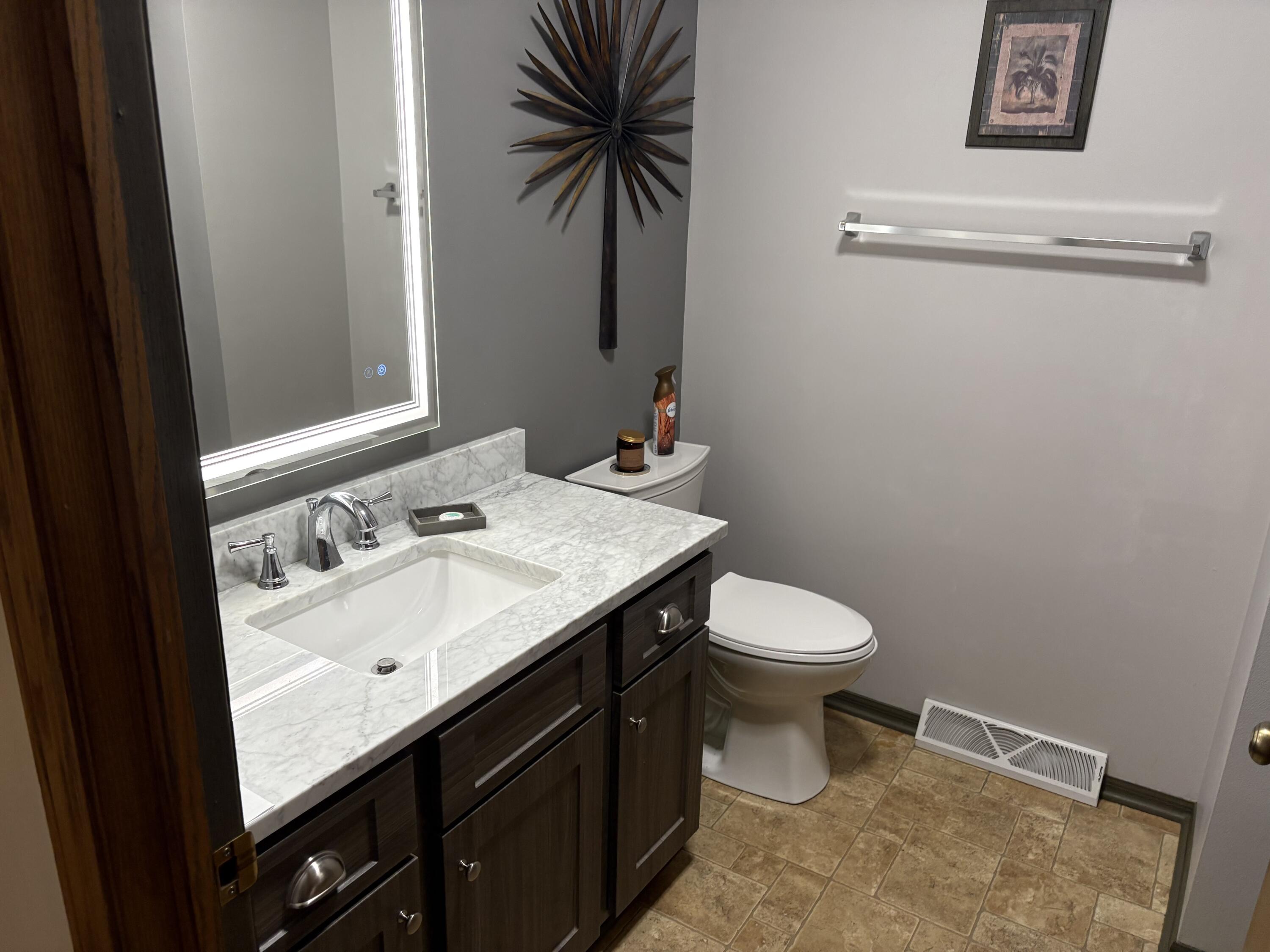 7369 South Hillendale Drive Franklin, WI 53132 - Photo 9 of 21 Main Bathroom