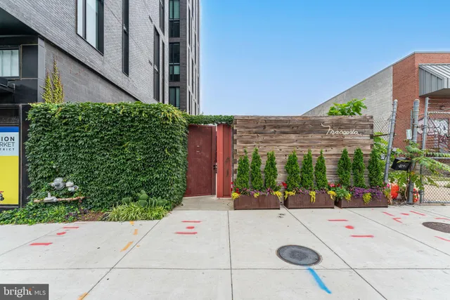 $3,475 | 602 14th Place Northeast, Washington, DC 20002