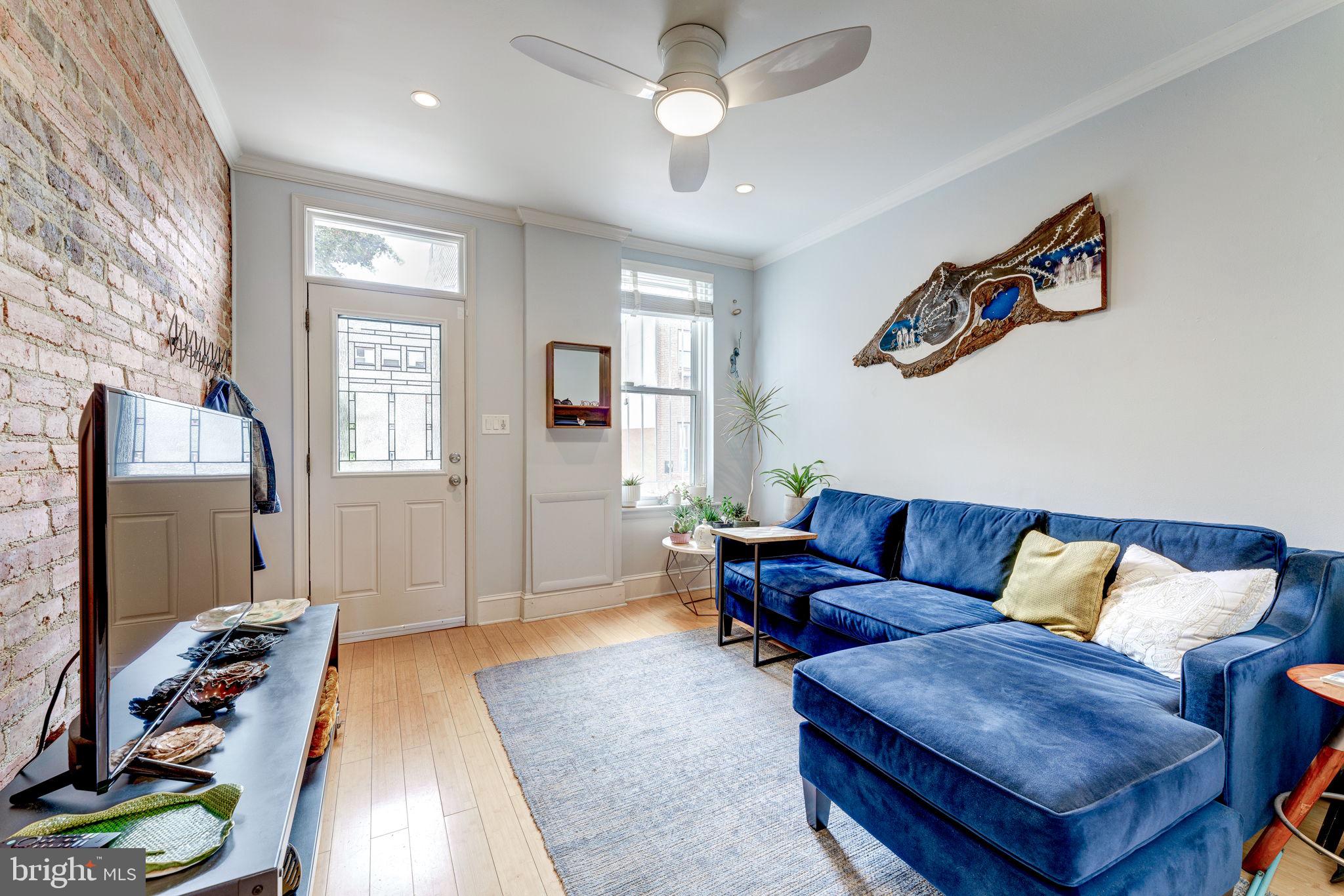 602 14th Place Northeast Washington, DC 20002 - Photo 4 of 34 Hdwd Floors grace the Living Room!