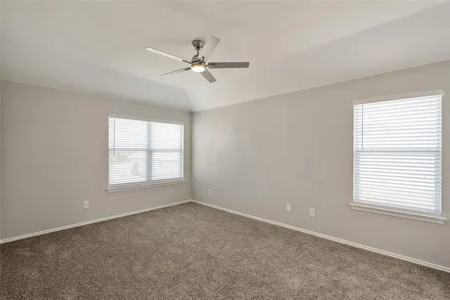 $1,995 | 512 Waterford Street, Farmersville, TX 75442