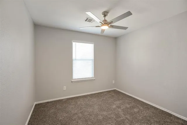 $1,995 | 512 Waterford Street, Farmersville, TX 75442